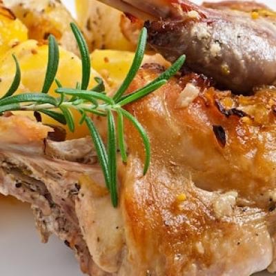 Coniglio fritto con patate
